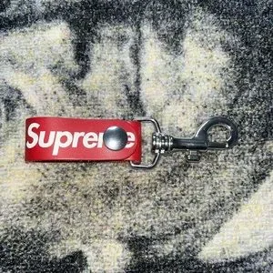 Supreme Supreme Leather Key Loop - Red Box Logo Leather Key Loop